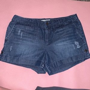 Forever 21 women’s denim jean look blue shorts.